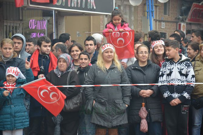 MHP LİDERi DEVLET BAHÇELİ AKHİSARLILAR İLE BULUŞTU